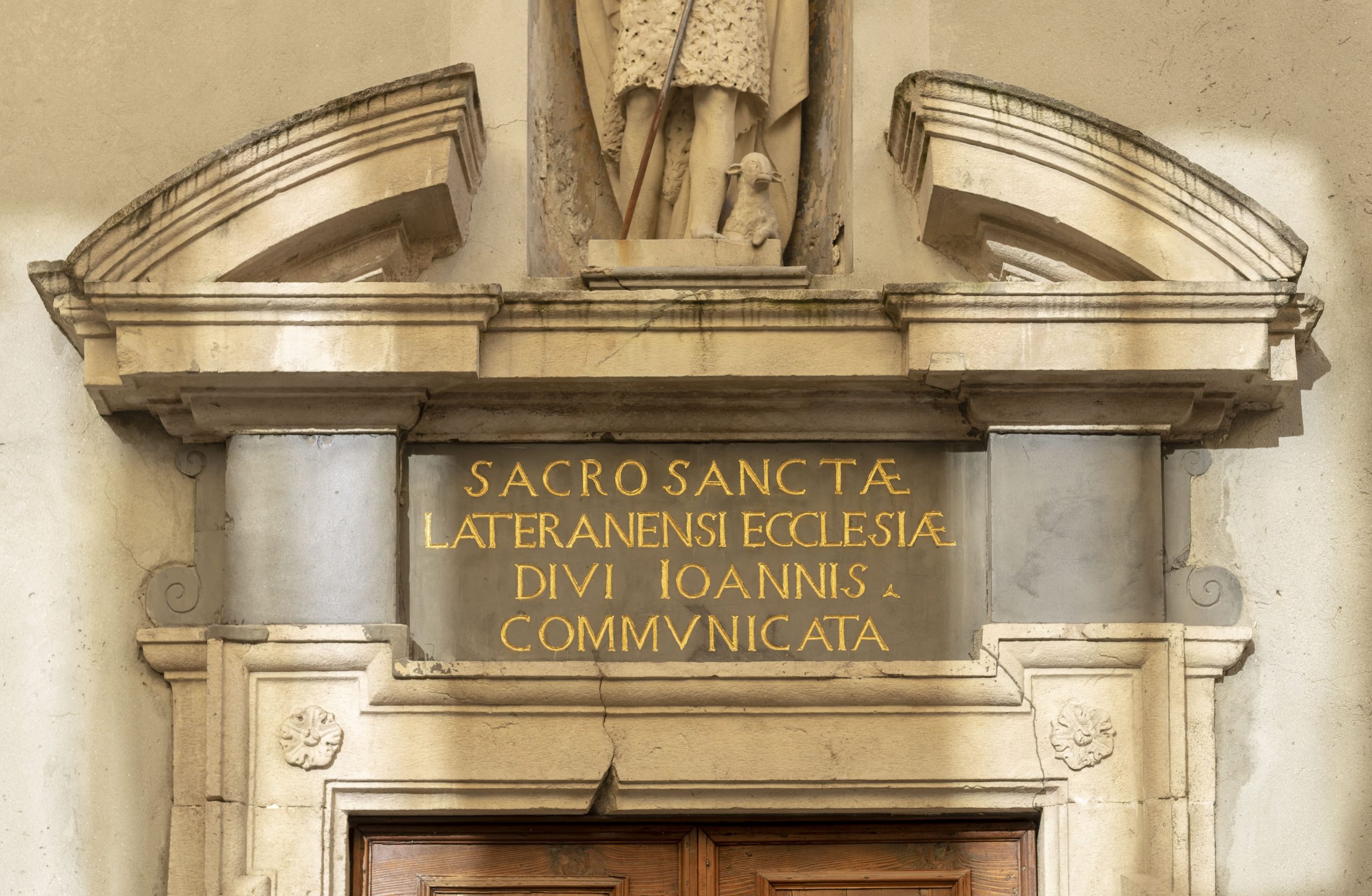 Chiesa di Santa Marta portale